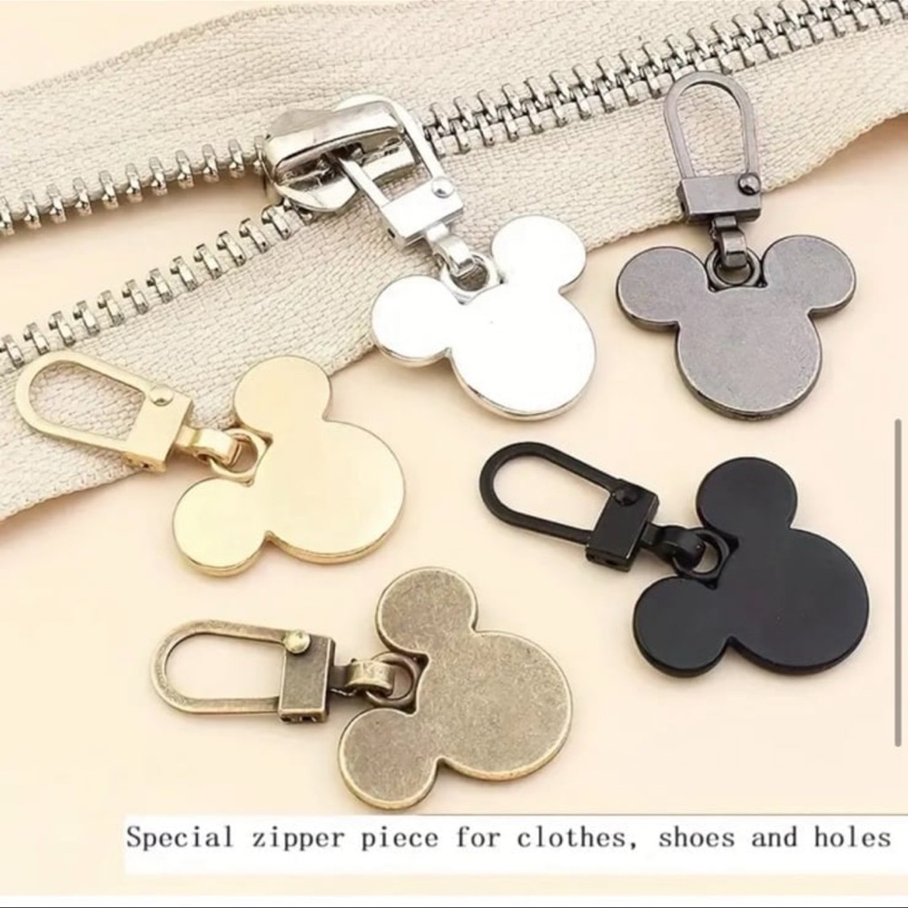 (LOT OF 5)  3 Sets
-Mouse Head Zipper Slider Puller